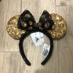 Minnie Mouse ears
